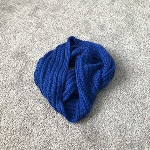 Royal blue chunky knit infinity scarf